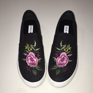 Steve Madden Platform Slip On